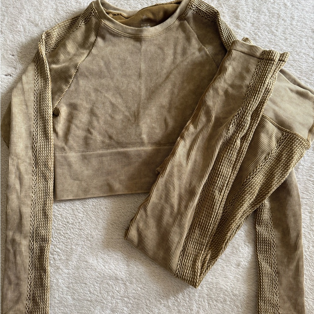 Aerie Offline Ribbed Long Sleeve Crop Active Top and Active Leggings Set